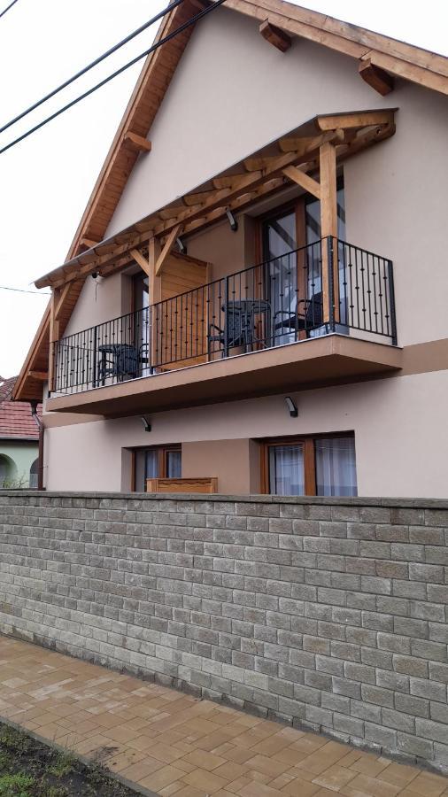 Hotel Kincsem Vendeghaz à Szilvásvárad Extérieur photo