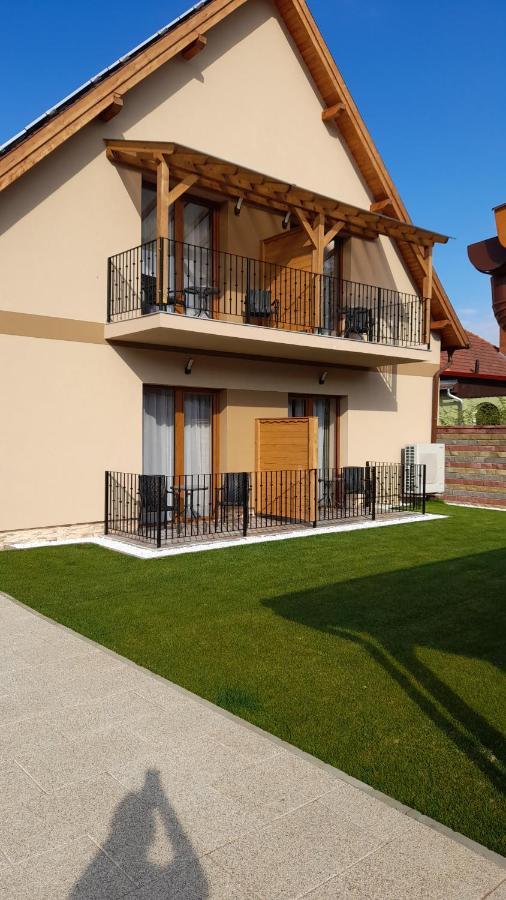 Hotel Kincsem Vendeghaz à Szilvásvárad Extérieur photo