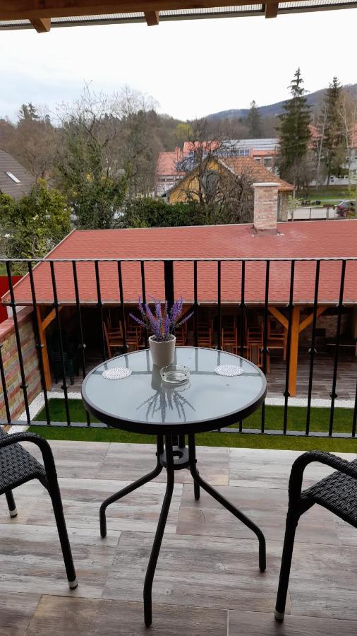 Hotel Kincsem Vendeghaz à Szilvásvárad Extérieur photo